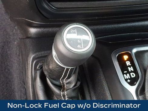 Used 2018 Jeep Wrangler Unlimited Sahara w/ LED Lighting Group image 27