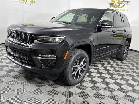 New 2025 Jeep Grand Cherokee Limited w/ Trailer Tow Package AWD/4WD image 4