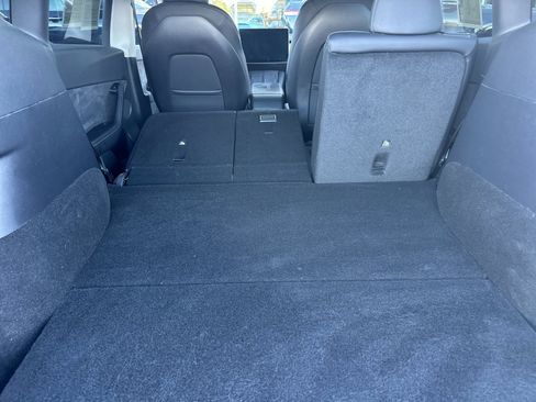 Used 2022 Tesla Model Y Long Range image 14
