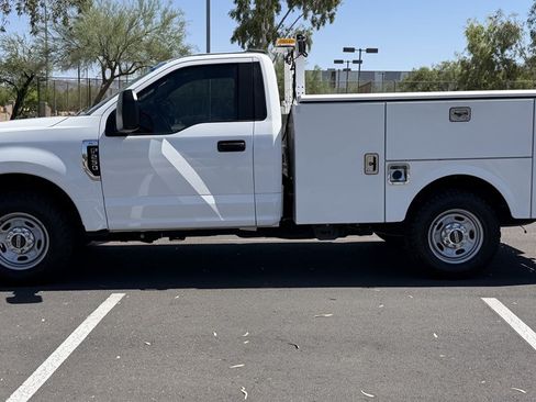 Used 2021 Ford F250 XL w/ Power Equipment Group RWD image 2