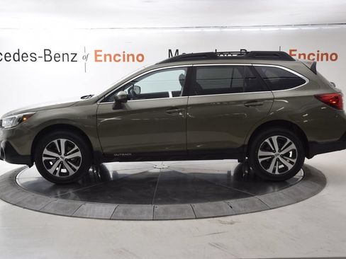 Used 2018 Subaru Outback 2.5i Limited AWD/4WD image 3