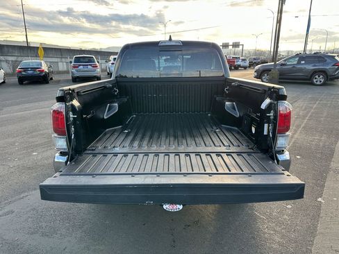Used 2023 Toyota Tacoma TRD Off-Road image 11