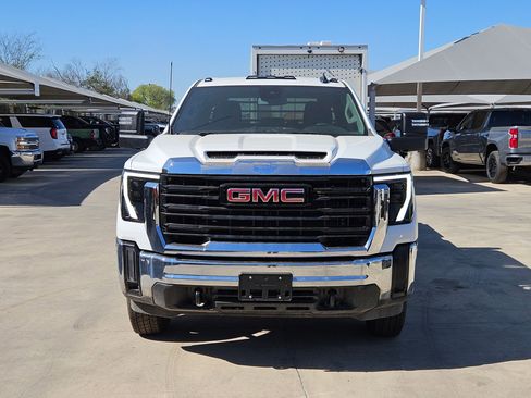 New 2025 GMC Sierra 3500 Pro w/ Convenience Package image 8