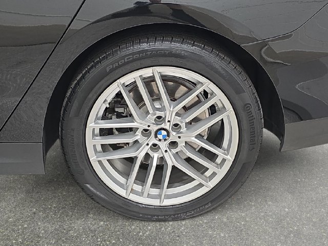 Certified 2024 BMW 530i xDrive w/ Executive Package AWD/4WD image 30
