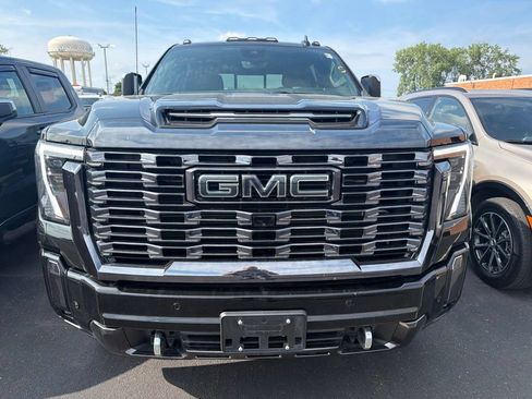 Used 2024 GMC Sierra 2500 Denali Ultimate AWD/4WD image 2