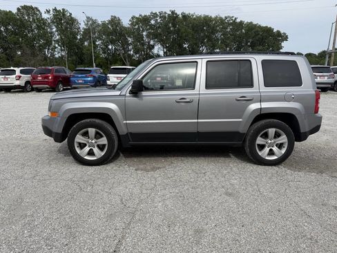 Used 2016 Jeep Patriot Latitude AWD/4WD image 3
