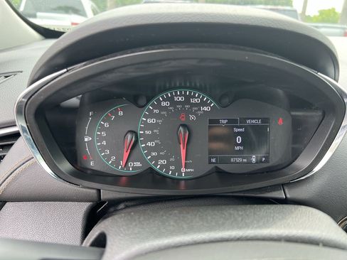 Used 2019 Chevrolet Trax LT w/ LT Convenience Package FWD image 21