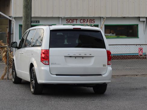 Used 2019 Dodge Grand Caravan GT image 6