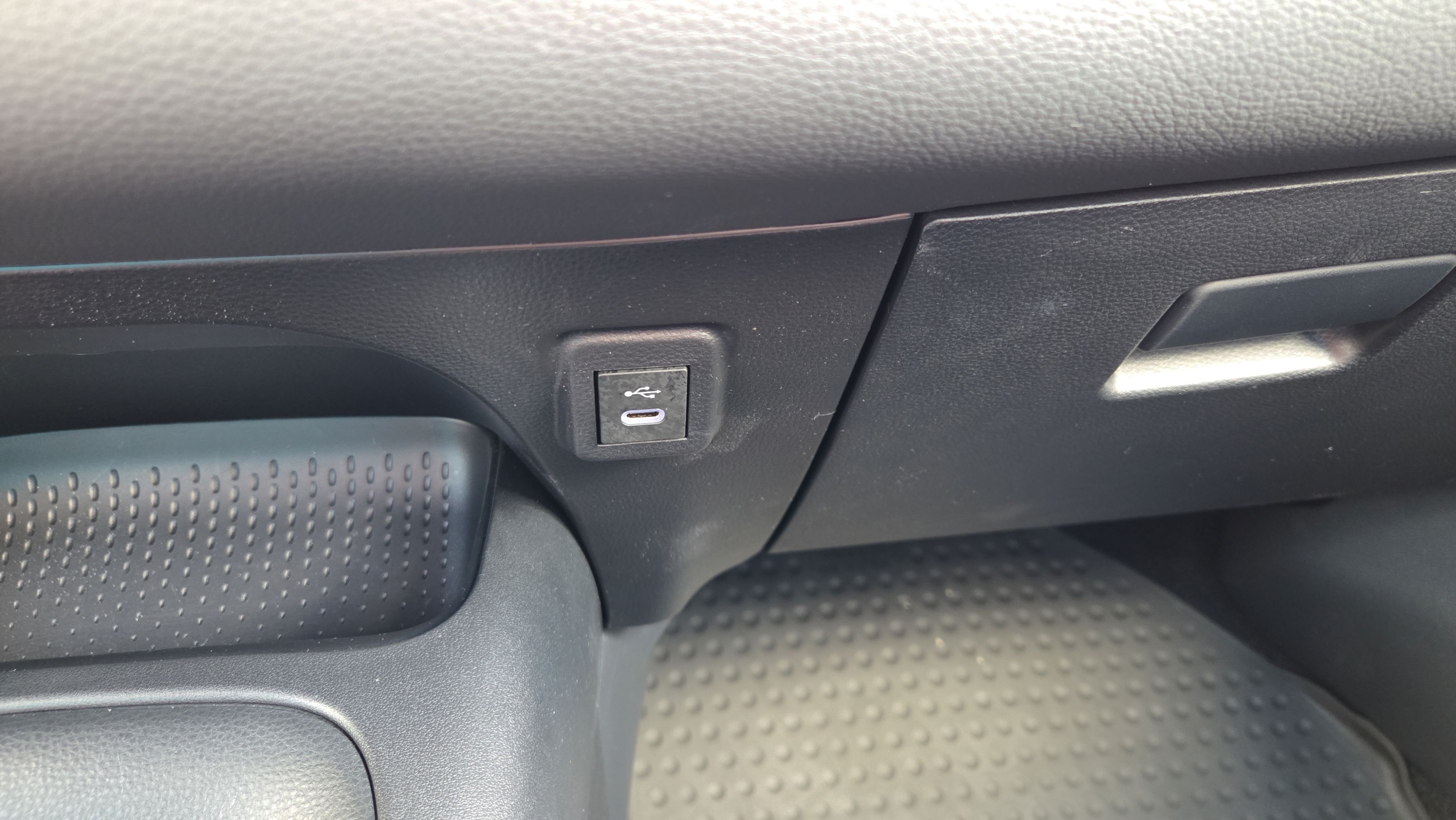 Certified 2026 Toyota Corolla SE FWD image 21