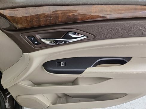 Used 2015 Cadillac SRX Luxury w/ Driver Awareness Package image 22
