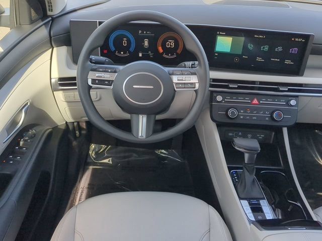 New 2025 Hyundai Tucson SE FWD image 16