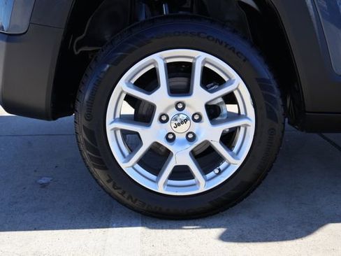 Used 2023 Jeep Renegade Latitude image 21