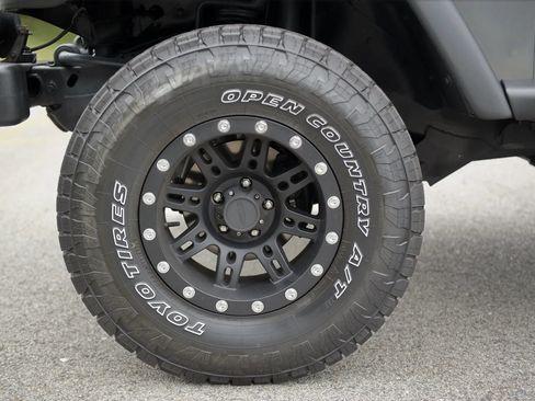 Used 2004 Jeep Wrangler 4WD w/ 30" Tire & Wheel Group image 84