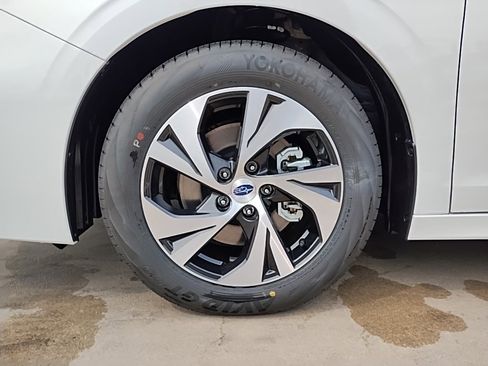 Used 2025 Subaru Legacy Premium image 14