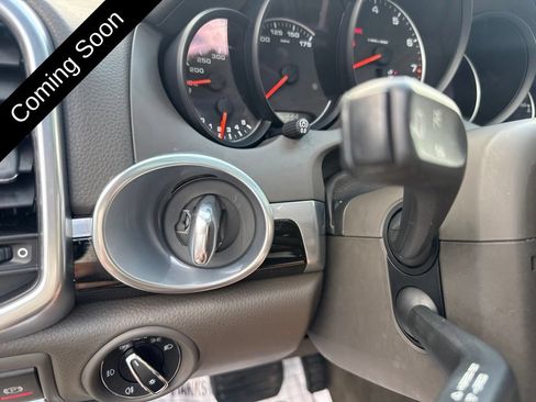 Used 2017 Porsche Cayenne Platinum Edition AWD/4WD image 37
