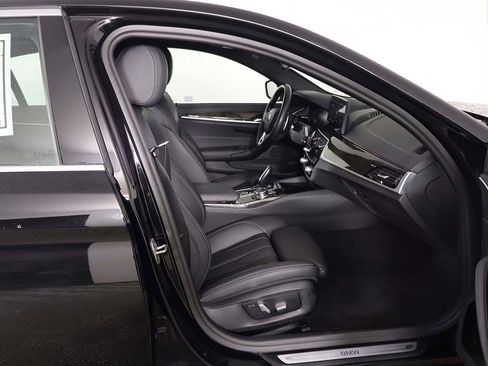 Used 2023 BMW 530i xDrive w/ Convenience Package image 30