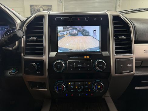 Used 2020 Ford F250 Lariat w/ Lariat Ultimate Package AWD/4WD image 23