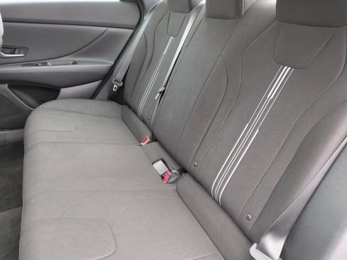 Used 2022 Hyundai Elantra SEL w/ Convenience Package image 17