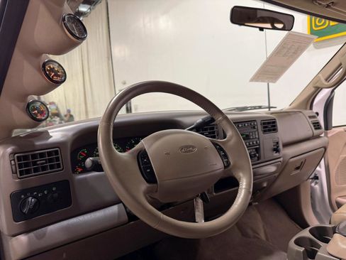 Used 2002 Ford F350 Lariat RWD image 9