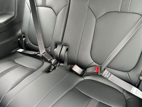 Certified 2025 Honda Pilot Touring image 16