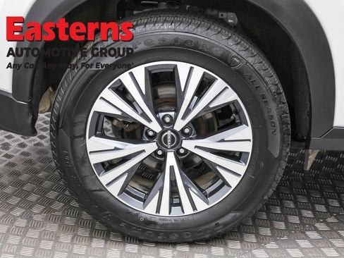 Used 2022 Nissan Rogue SV AWD/4WD image 30