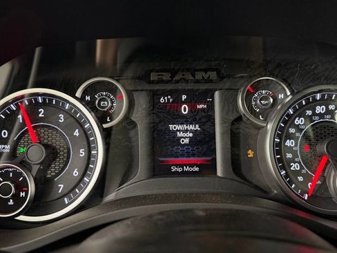 New 2026 RAM 1500 4x4 Crew Cab image 15