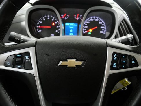 Used 2017 Chevrolet Equinox LT w/ Convenience Package image 16