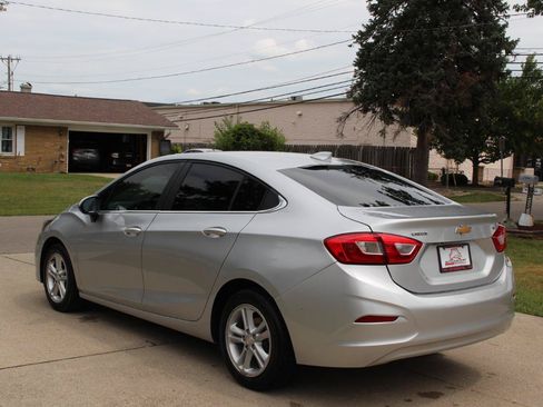 Used 2018 Chevrolet Cruze LT FWD image 7