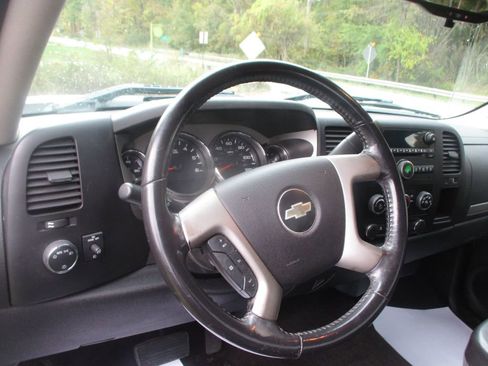 Used 2009 Chevrolet Silverado 1500 LT image 10