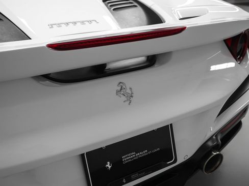 Certified 2022 Ferrari F8 Tributo RWD image 33