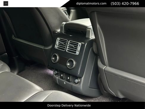 Used 2019 Land Rover Range Rover Supercharged AWD/4WD image 23