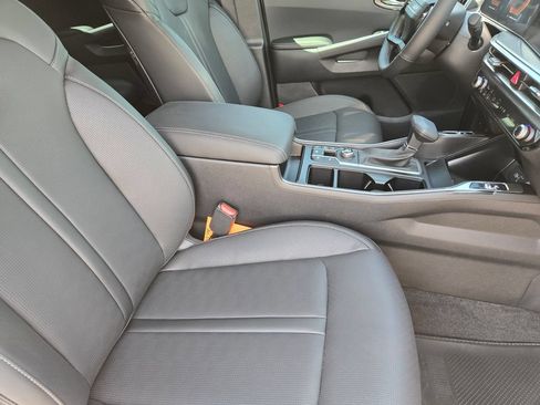 New 2026 Kia Sorento S w/ S Panoramic Sunroof Package FWD image 11
