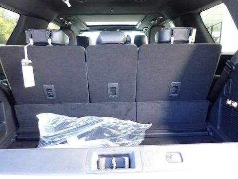 New 2025 Lincoln Navigator Reserve w/ Jet Appearance Package image 5