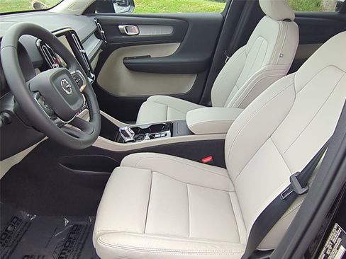 New 2026 Volvo XC40 B5 Plus w/ Protection Package Premier image 15