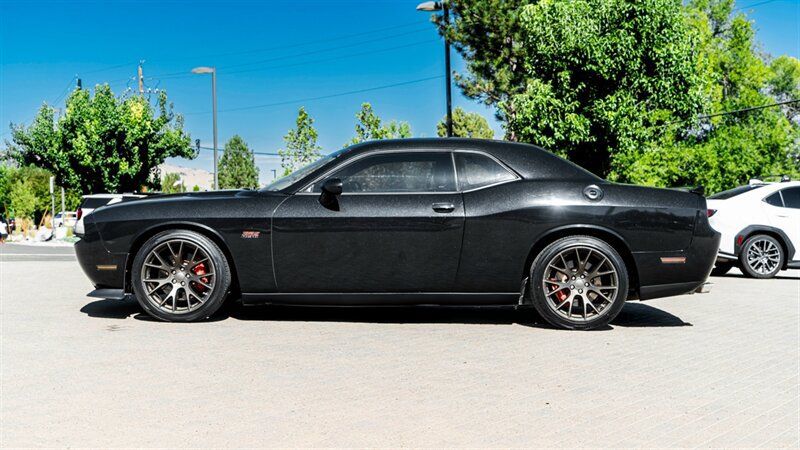 Used 2014 Dodge Challenger SRT8 w/ Harman/Kardon Audio Group RWD image 3