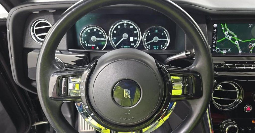 Used 2019 Rolls-Royce Cullinan AWD/4WD image 3