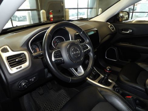 Used 2018 Jeep Compass Latitude w/ Cold Weather Group image 24