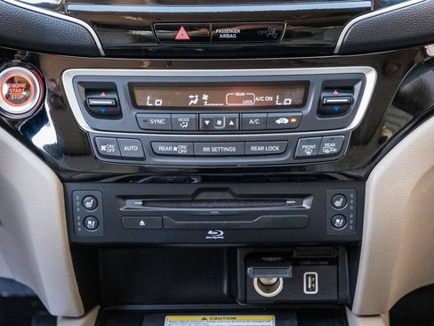 Used 2021 Honda Pilot Elite image 21