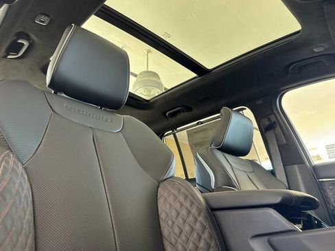 New 2026 Jeep Grand Cherokee L Summit w/ Obsidian Package AWD/4WD image 15