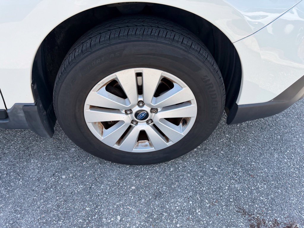 Used 2015 Subaru Outback 2.5i Premium AWD/4WD image 4