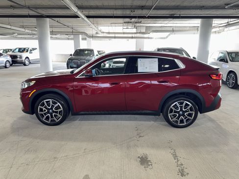 Certified 2025 BMW X2 xDrive28i w/ Premium Package image 5