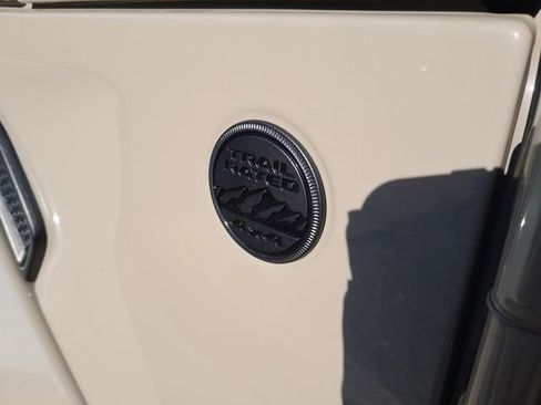 Used 2022 Jeep Gladiator Sport AWD/4WD image 47