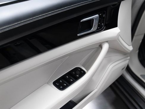 Used 2019 Porsche Panamera 4 AWD/4WD image 6