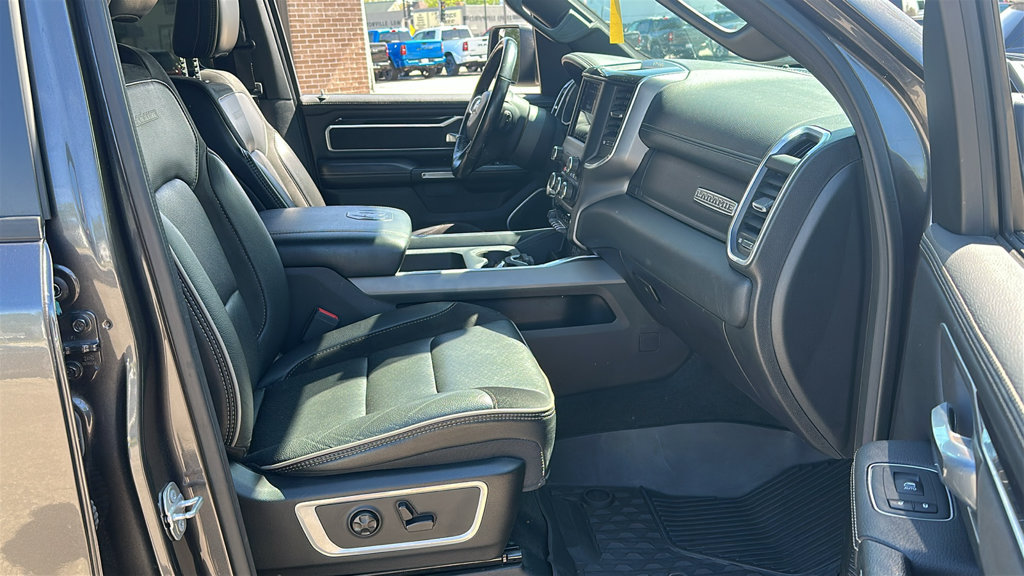 Used 2020 RAM 1500 Laramie w/ Sport Appearance Package AWD/4WD image 32