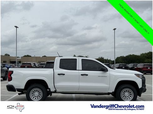 Used 2026 Chevrolet Colorado W/T RWD image 3