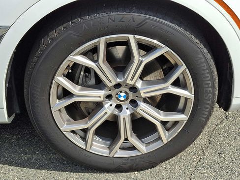 Used 2024 BMW X7 xDrive40i w/ Executive Package AWD/4WD image 8