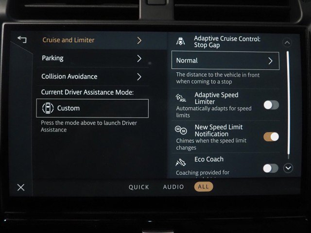 Used 2024 Land Rover Discovery Dynamic SE AWD/4WD image 38