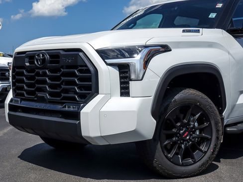 Used 2026 Toyota Tundra Limited AWD/4WD image 2