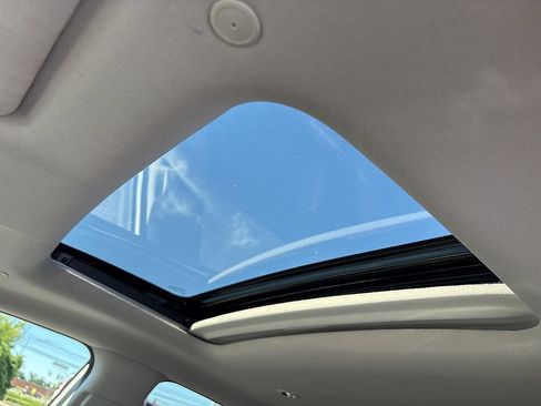Used 2023 Honda HR-V EX-L image 10