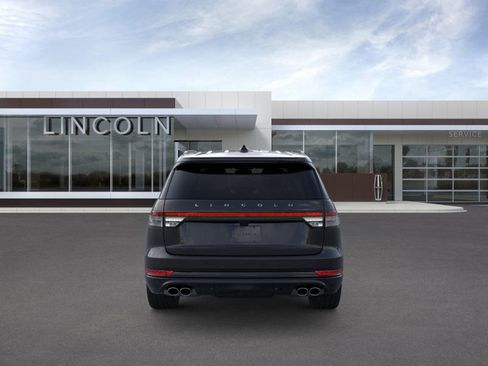 New 2026 Lincoln Aviator AWD w/ Jet Appearance Package image 5